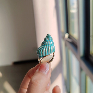 AliExpress hot new creative small conch dripping brooch cross-border exclusive for popular pin jewelry wholesale