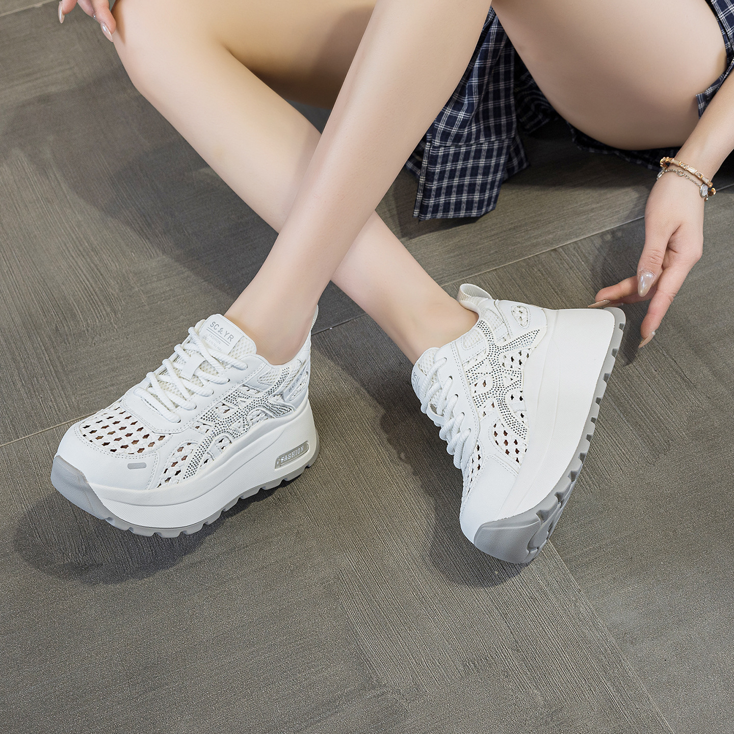 Giày sneaker nữ đế dày phong cách cổ điển phối màu, đan lưới thoáng khí mùa hè — Xám 5068, Vàng 5068, Trắng 5068