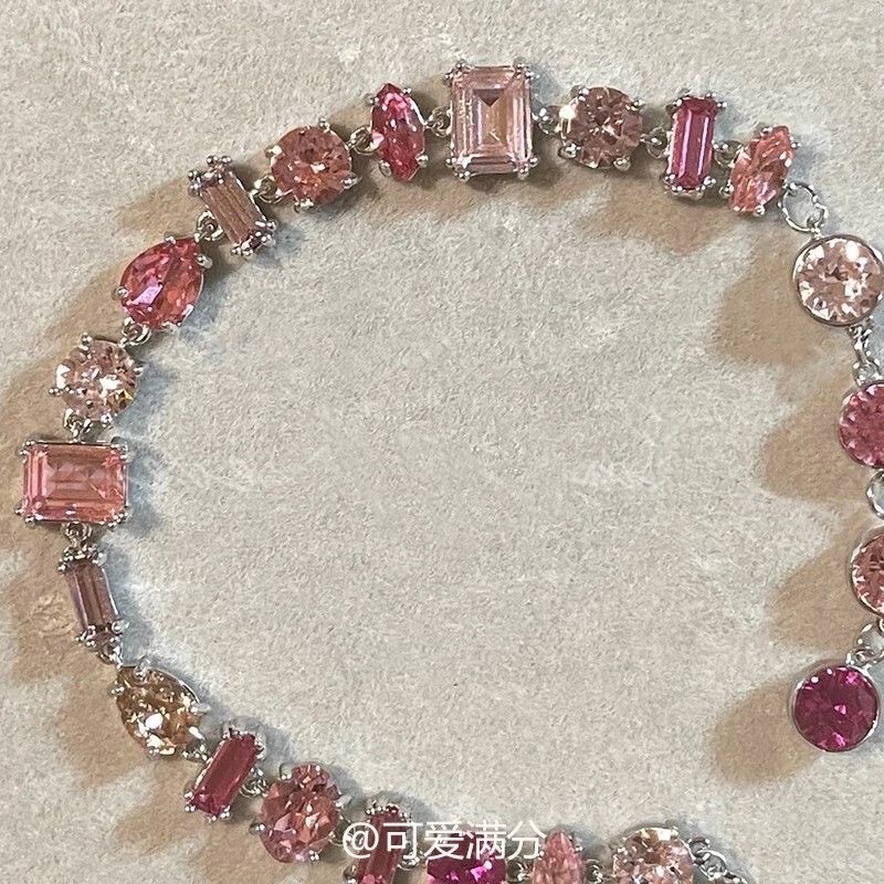 Sweetheart Candy ~ Pink Diamond-encrusted Candy Bracelet Women's Little Red Riding Book Same Niche All-match Light Luxury High-end Jewelry Sweetheart Candy ~ Pink Diamond-encrusted Candy Bracelet Women's Little Red Riding Book Same Niche All-match Light Luxury High-end Jewelry