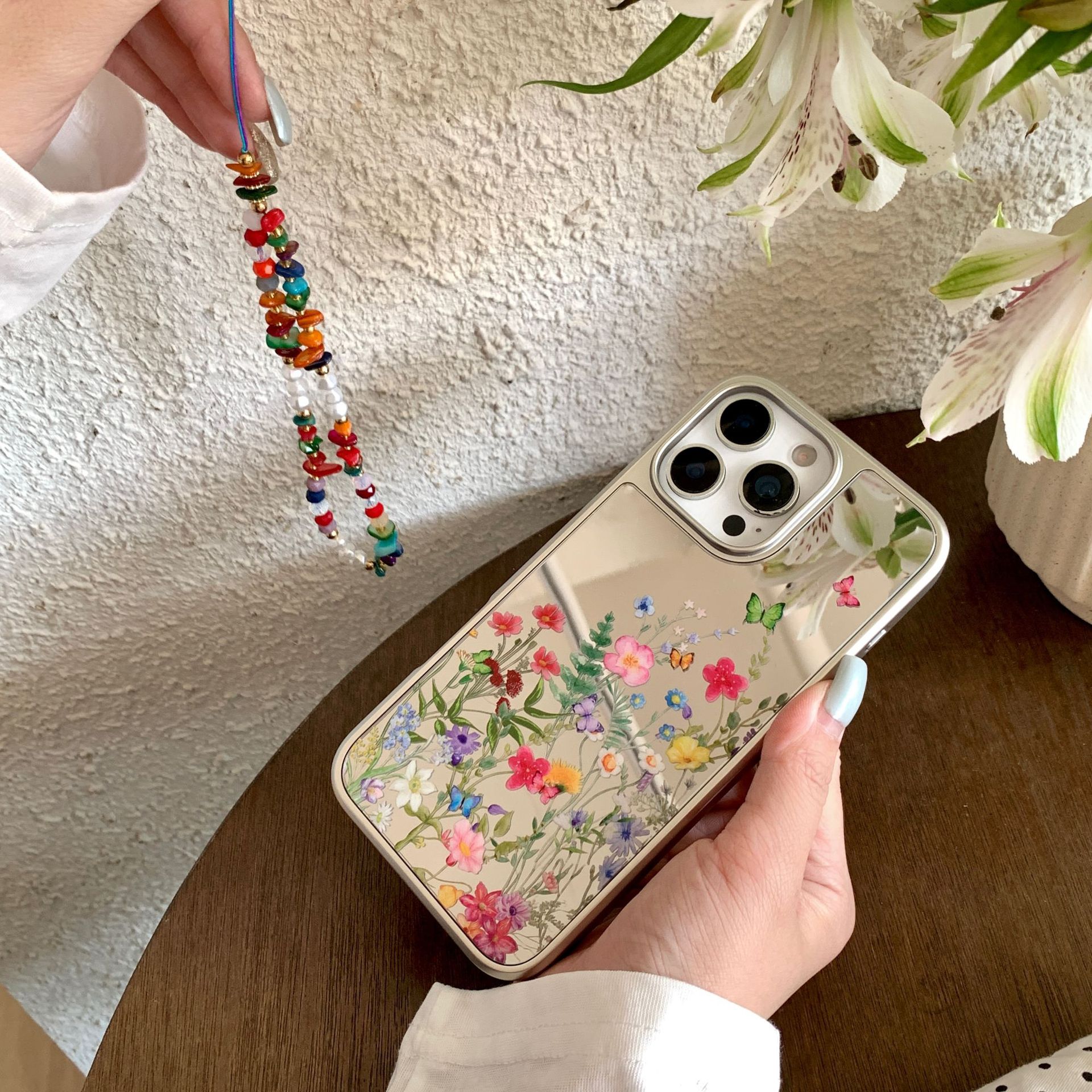 Verano fresco, flor galvanizada, mariposa, adecuado para Apple 15ProMax, funda para teléfono móvil, cadena 16Pro 14/13 nuevo