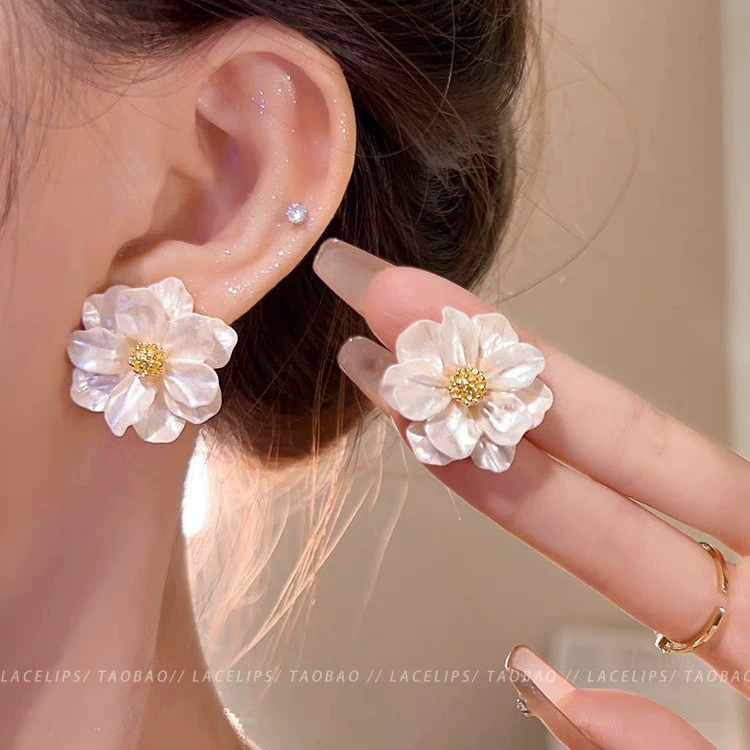 Mountain tea, earrings, light luxury style, high-end