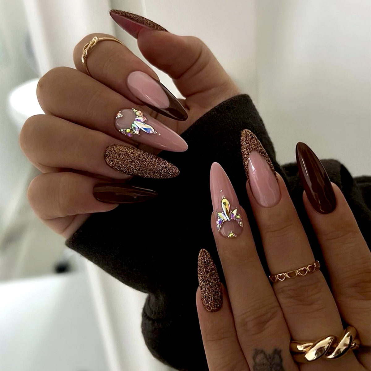 長款尖甲秋冬顯白穿戴甲批發美拉德美甲甲片彩鑽法式假指甲nails