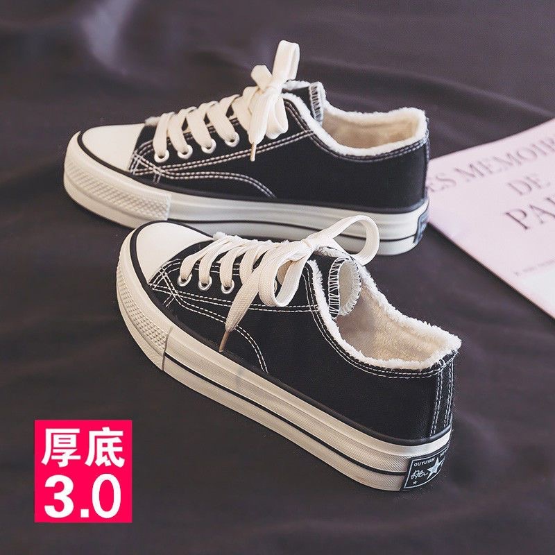 Zapatos de mujer otoño y invierno de alta parte baja con una base gruesa más zapatos de lona de terciopelo para mujeres 2025 nuevos zapatos de tablero de estudiantes zapatos de algodón de invierno para mujeres