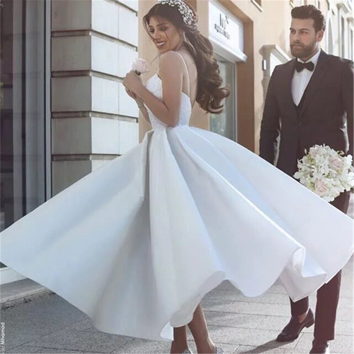 Amazon europeo y americano una línea de vestido de novia corto de satén más el tamaño de la correa de hombro de encaje apliques vestido nupcial image 3