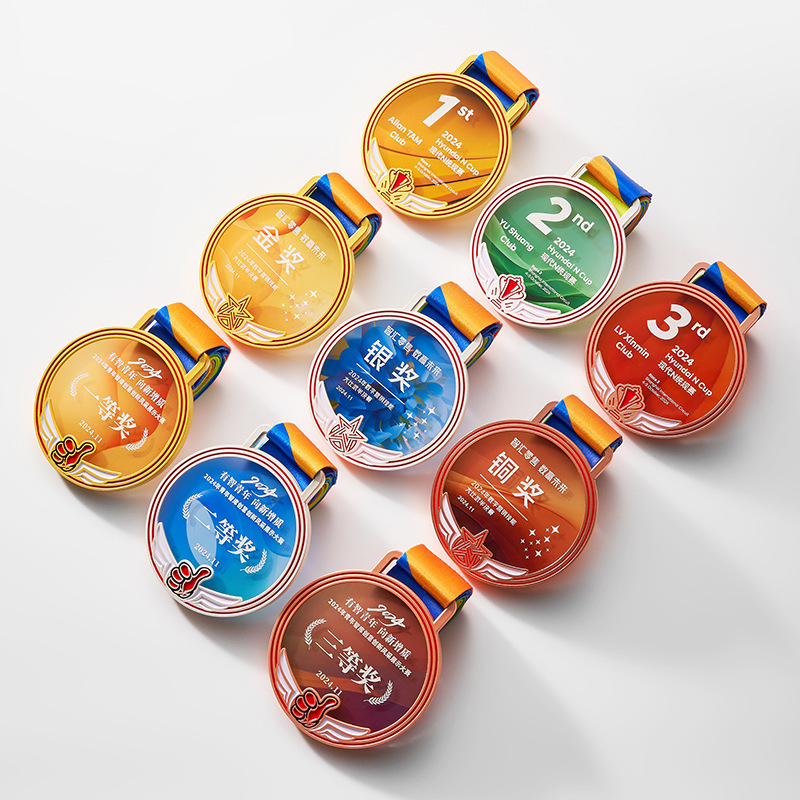 Lista de medallas Personalizado Metal Marathon Medalla de oro Baloncesto Fútbol Bádminton Juego de tenis de mesa Trofeo