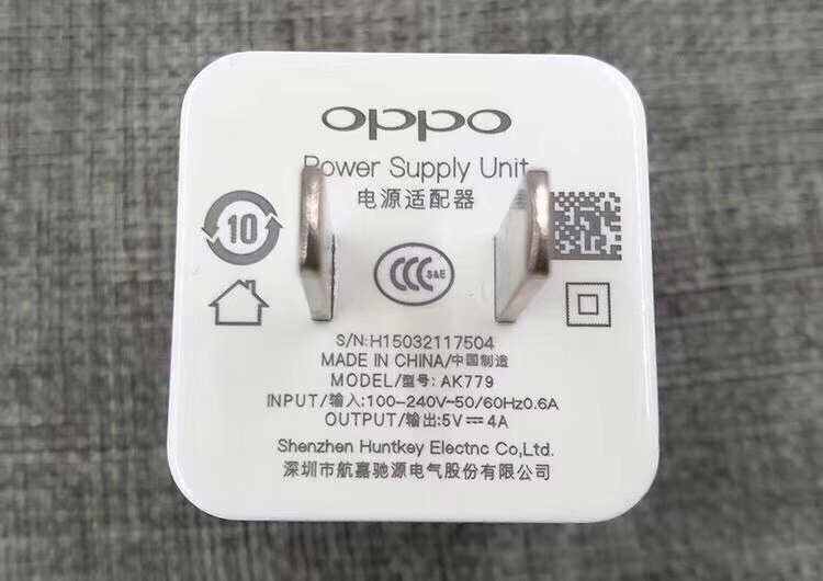 电源适配器欧规充电插头塑胶黑白视觉捕捉紫外激光打码打标镭雕机