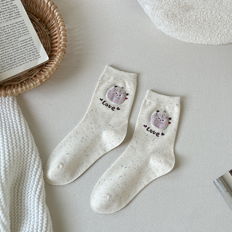 Primavera y verano chicas lindos calcetines de dibujos animados calcetines japonesas leche blanco punto de hilo calcetines al por mayor
