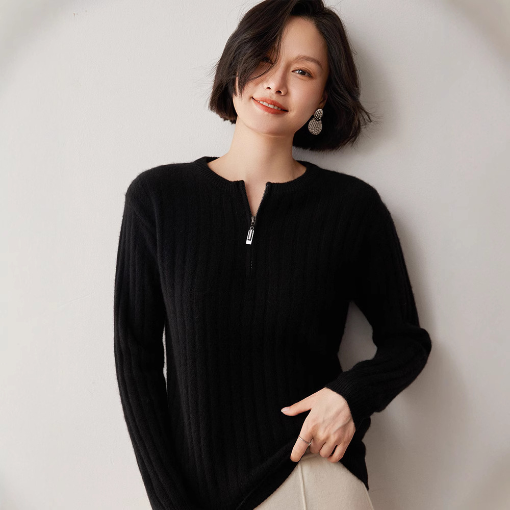 Demi-season cashmere knitted sweater with a round collar with zipper