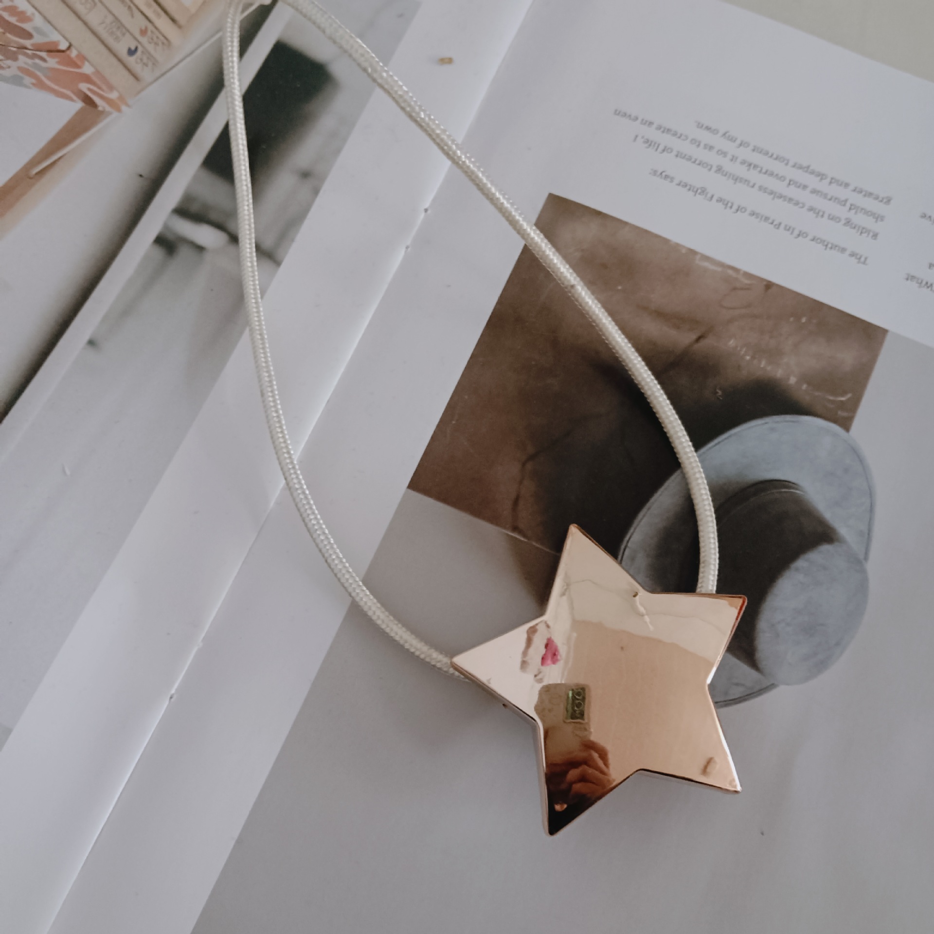 Par de braçadeiras magnéticas para cortinas com estrela_voghion.com