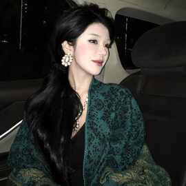 复古孔雀蓝色旅游披肩女外搭2025新款高级感民族风披风斗篷围巾