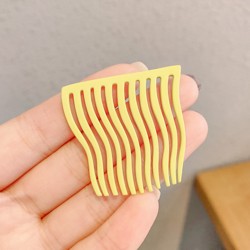 Nuevo clip de cabello de metal sin marcas peinado de cabello de la red de chicas rojas en línea con clip de frangeo invertido en la tarjeta de cabello coreana detrás del toque de cabeza