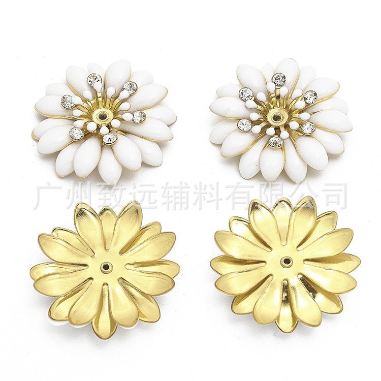 Fábrica de fabricación blanca pequeña cinturón de costura de mano perforación de aleación de goteo de pegamento flores prendas de vestir ornamentación de cabello accesorios de ropa DIY accesorios