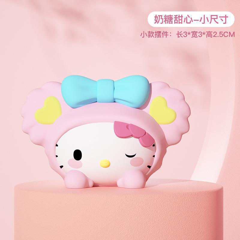 メーカーの直発車の置物アニメのかわいいセンターコンソールの装飾品の車内の装飾品のネットの赤い車の小さい置物|undefined