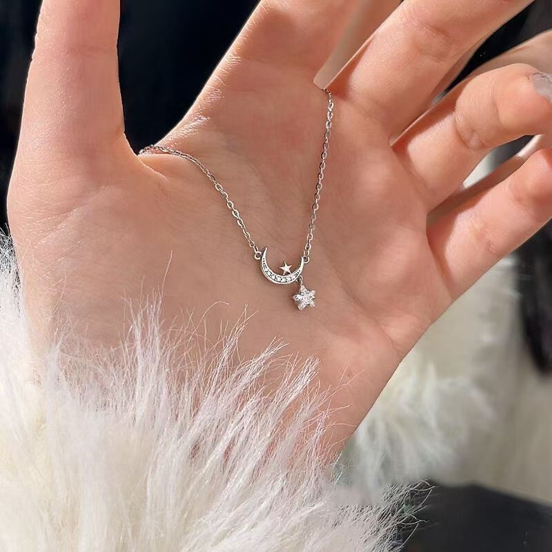 Star Moon Necklace Women 2025 New Niche Design Advanced Casual Clavicle Chain Gift for Girlfriend