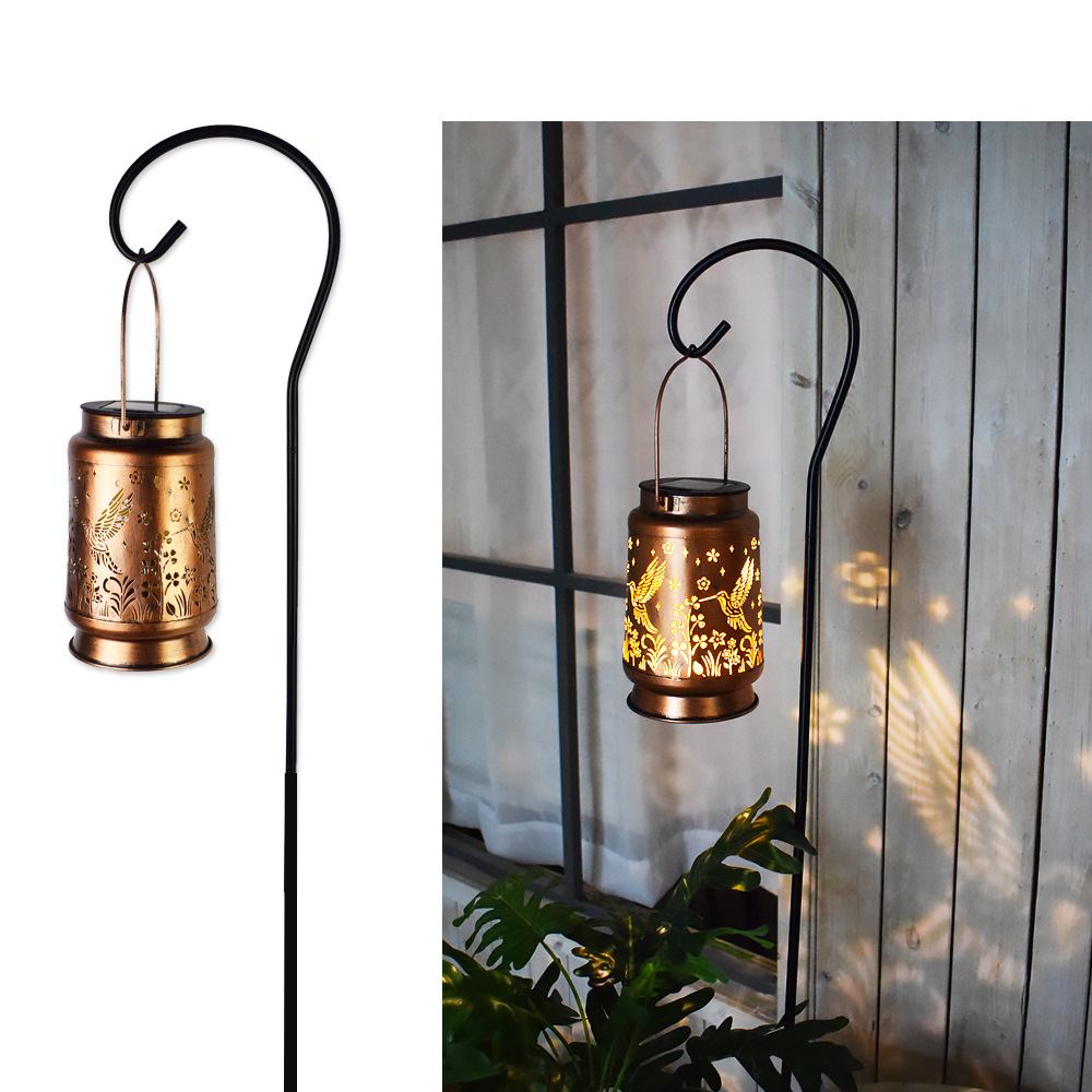 ソーラーライト屋外中空ランタン中庭造園レイアウト鉄馬ランタンガーデンバルコニー雰囲気装飾ライト