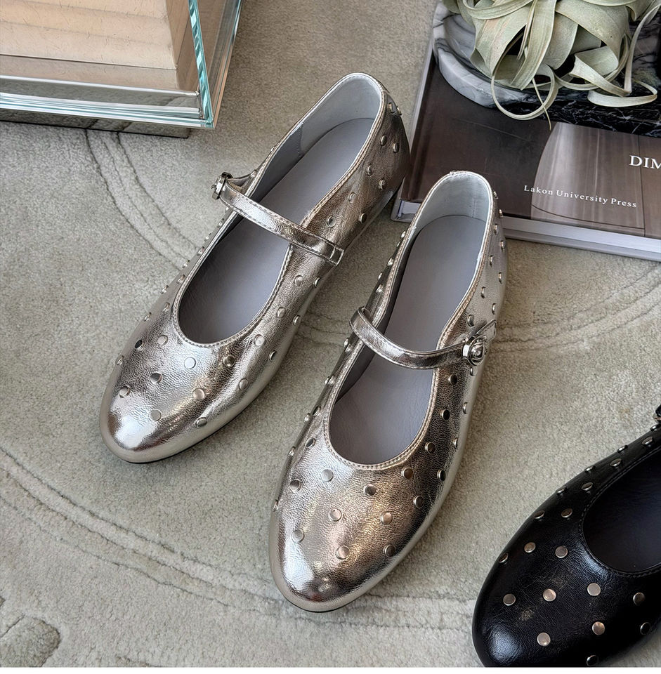 Giày Mary Jane nữ đế bệt quai ngang đính đinh tán, cổ nông, da bò, gót thấp dưới 3 cm — Bạc vỏ sò, màu đen chi tiết 7