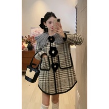 D720浪漫之约连衣裙羽绒中长款毛呢外套女格子大码花朵宽松冬季