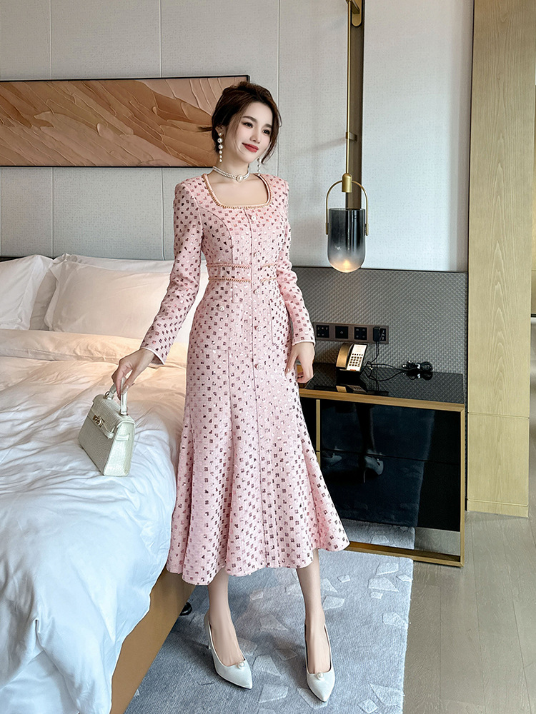 Đầm maxi nữ cổ vuông chất tweed đính sequin kiểu Chanel — Hồng vỏ sò