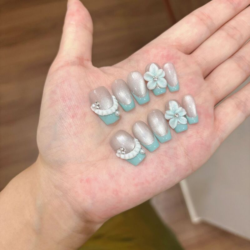 Women's [Guanglan] Cute Short French-Style Ins High-End Wearable Nail Art Pieces Hand-Carved Skirt Hem Stickers