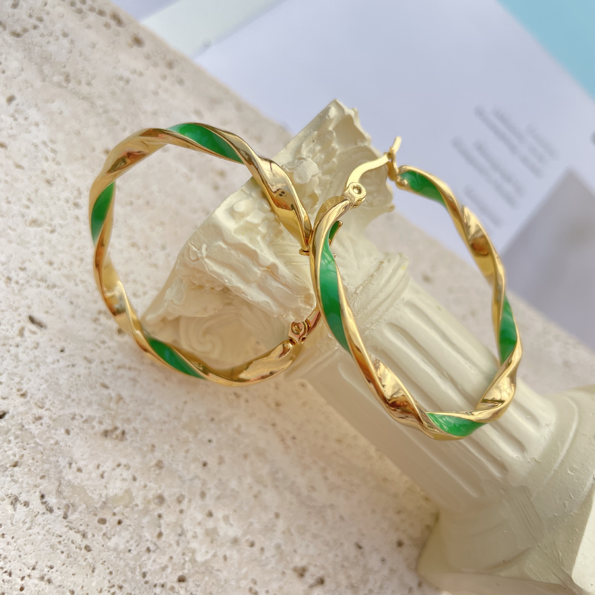 Vintage Style Round Stainless Steel Enamel Hoop Earrings 1 Pair