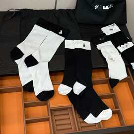 小香26P黑白拼色基础中筒袜轻奢单品高级质感送礼自留都合适1套4