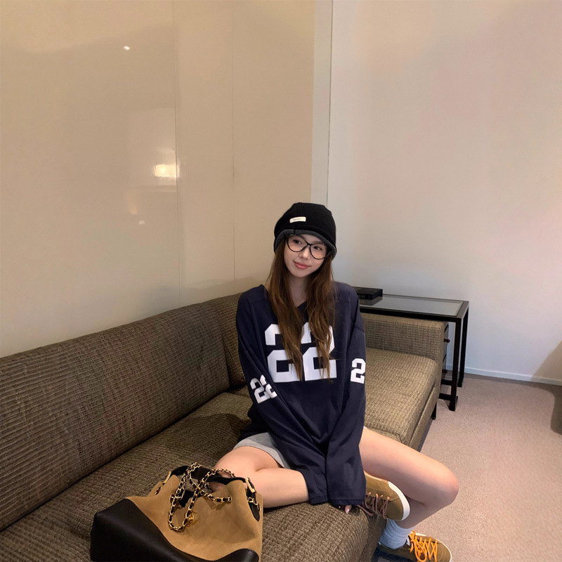 美式复古印花v领长袖T恤女秋季慵懒设计感宽松中长款辣妹休闲上衣|undefined
