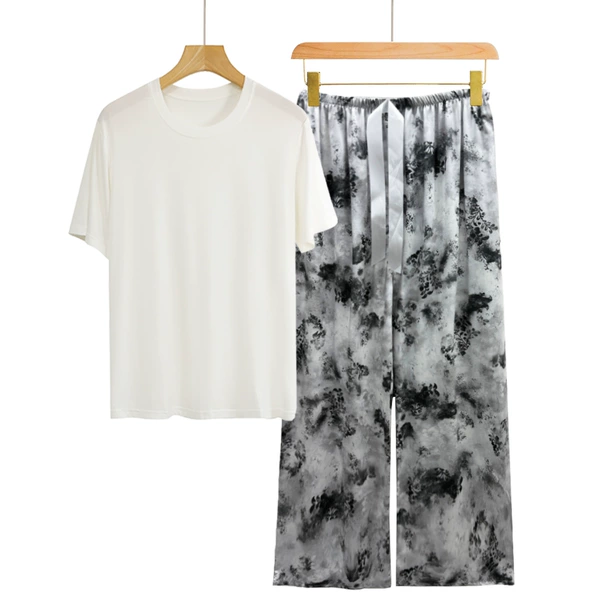 White + Mo Yuyunjian