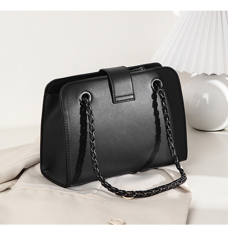 Polyester Lining Material Women's Medium Pu Leather Solid Color Lingge Elegant Classic Style Zipper Shoulder Bag