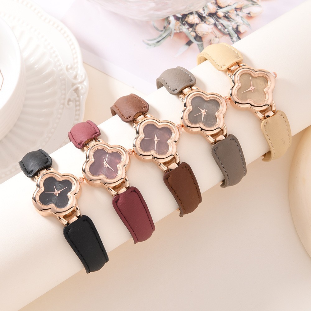 New Creative Four-Leaf Clover French High-End Temperament Versatile Angora Red Retro Style Live Broadcast Bracelet Watch