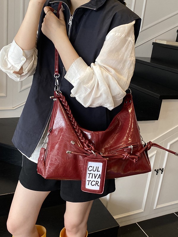Bolsa de gran capacidad de viaje casual para mujeres ventas calientes nuevas bolsas de lujo ligeras y versátiles, bolsas de hombro y brazo de moda.
