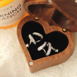 耳钉;项链;戒指