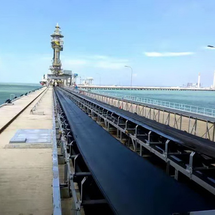 鸿茂厂家直销18兆帕高强力耐磨耐高温水泥厂钢铁厂聚酯橡胶输送带