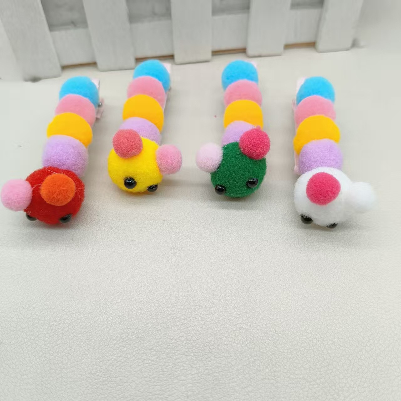 Nuevos niños peluche orugas simulación clip para el pelo para niños jardín de infantes regalos para niñas fábrica de clip para el pelo image 4