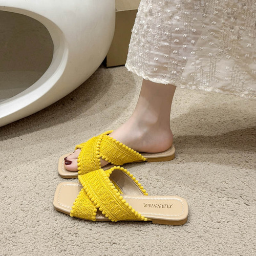 Flat retro cross-knitted yellow sandals, women's shoes, external wear 2025 summer vacation beach Roman slippers