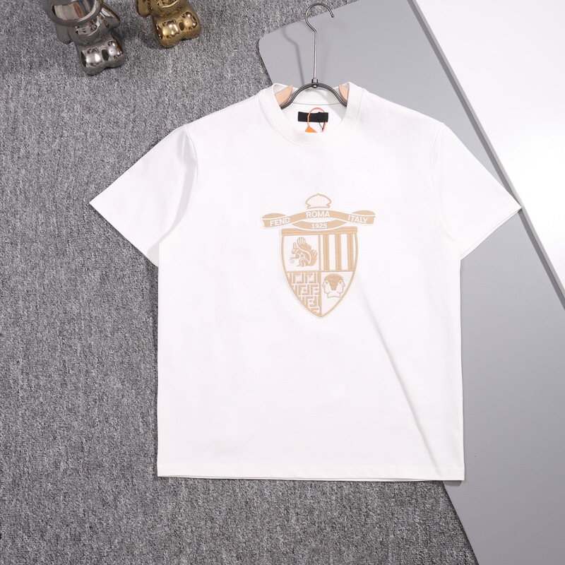 New spring and summer collection, in stock now: FF brand short-sleeved T-shirt with embroidered chest design, Parisian style, men's clothing, Lowe New spring and summer collection, in stock now: FF brand short-sleeved T-shirt with embroidered chest design, Parisian style, men's clothing, Lowe