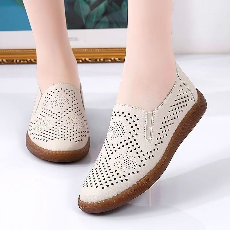 Cross-border export soft leather hole shoes summer hollow women's shoes flat mother sandals tendon soft sole slip-on loafers