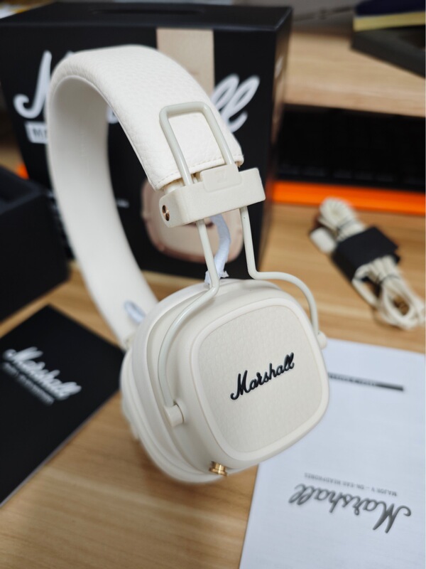 Foreign Trade Major V App Wireless Bluetooth Over-Ear Headphones with Deep Bass, Retro Sports Earphones, Marshall 5Th Generation Foreign Trade Major V App Wireless Bluetooth Over-Ear Headphones with Deep Bass, Retro Sports Earphones, Marshall 5Th Generation