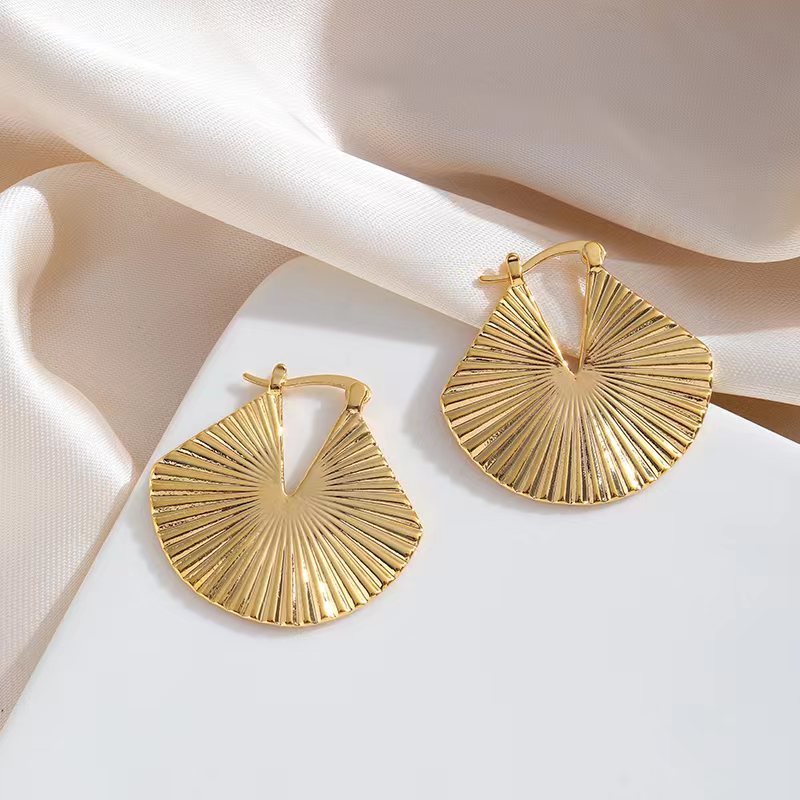 1 Pair Simple Style Solid Color Plating Copper 24k Gold Plated Drop Earrings display picture 3