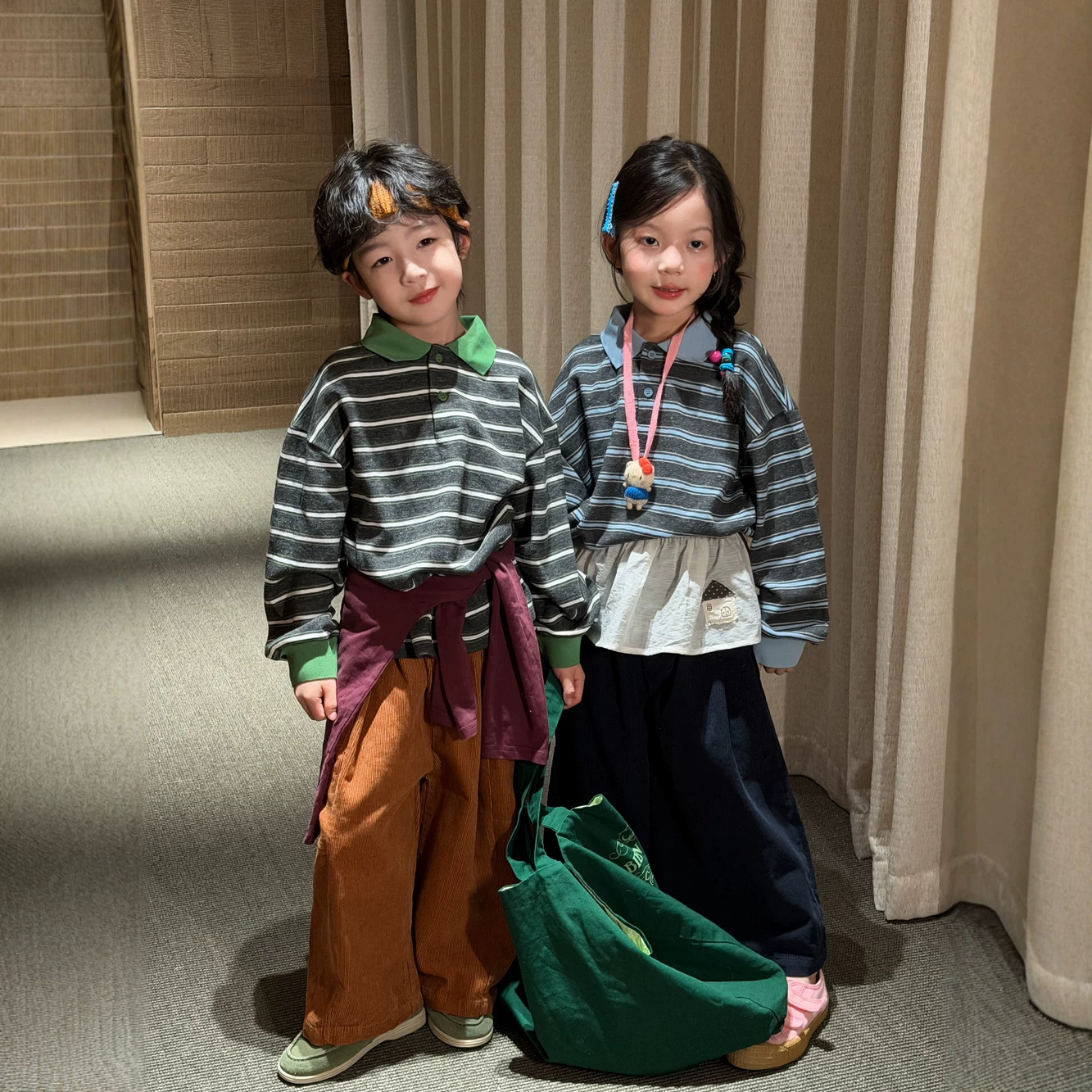 Moxiaomengtong Polo Shirt 2026 Autumn Style for Boys and Girls, Korean Style Color-Blocked Striped Top, Children's Casual Polo with Turn-Down Collar