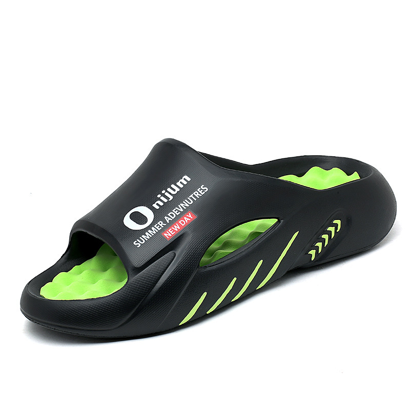 Zapatillas de verano para hombres 2024 nuevo tipo de dos colores de fondo suave explosión deportiva pisar mierda sensación de arena gran tamaño zapatillas frías transfronterizas