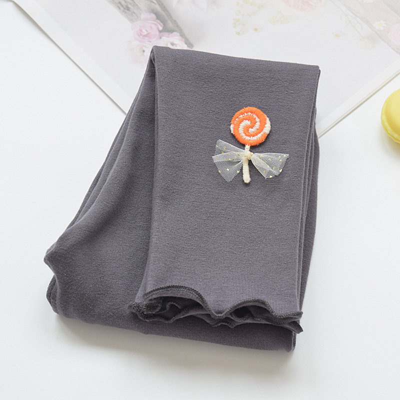 Polainas de las niñas Ropa de primavera y otoño Estilo occidental Algodón puro Bebé fino Ropa de otoño para niñas Pantalones largos para niños Ropa de otoño para niños