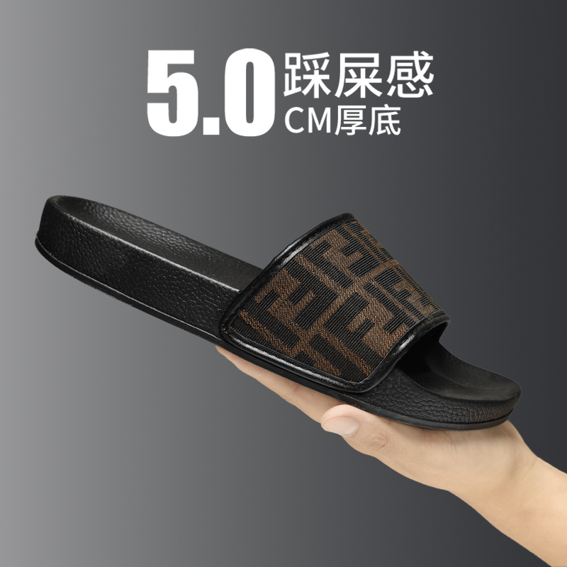 Zapatillas de hombre cómodas 2025 zapatillas de verano de moda europea y americana ligera antideslizante zapatillas de playa frías