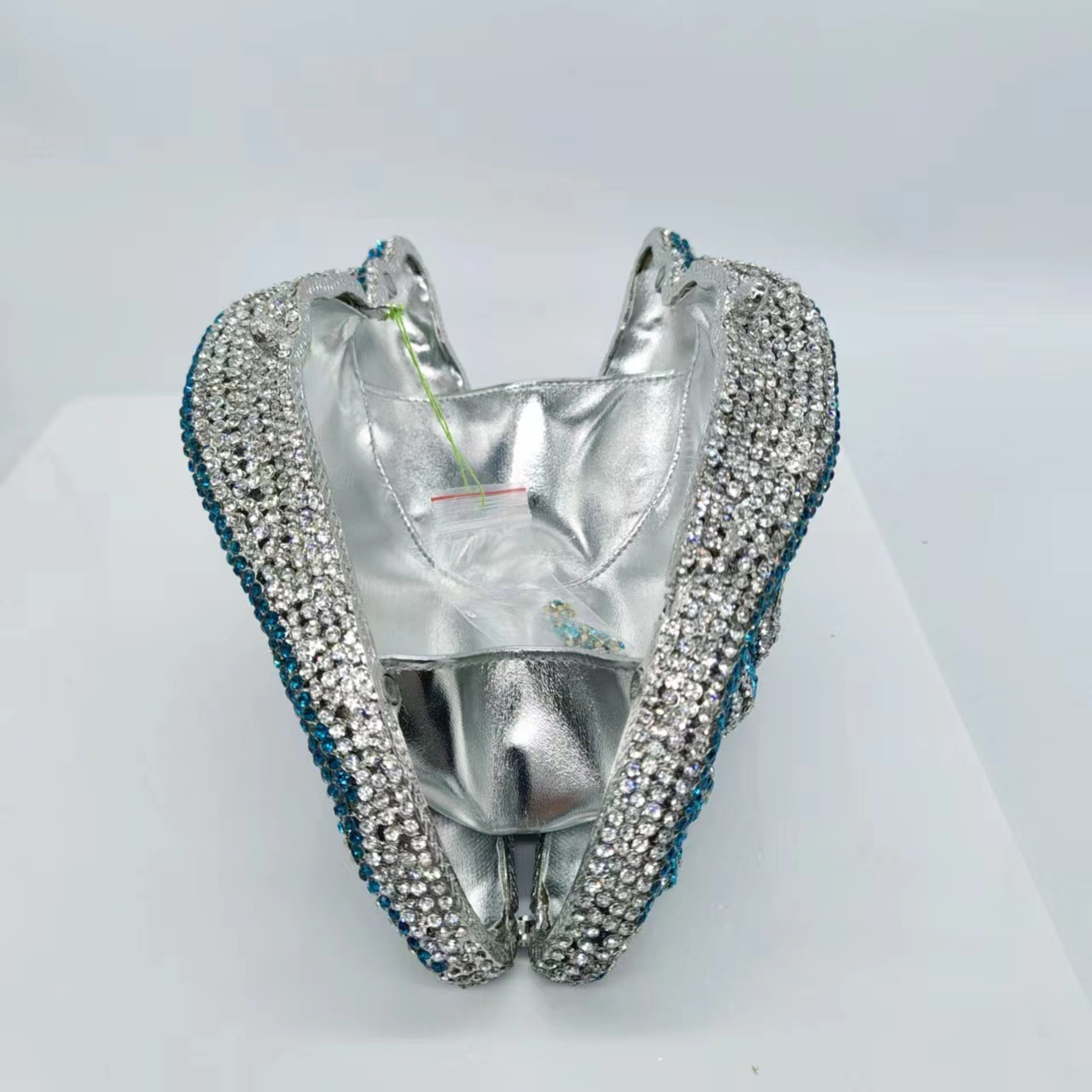 547g Weight Synthetic Leather Lining Material Rhinestone Fashion Element Magnetic Buckle Closure Type / Strap Type Evening Bag Bags Type Holiday, Party Occasion Metal Material Conch Pattern All Seasons Season Women's Gender Elegant Style Other Shape Small Size Metal Conch Rhinestone Evening Bags 10