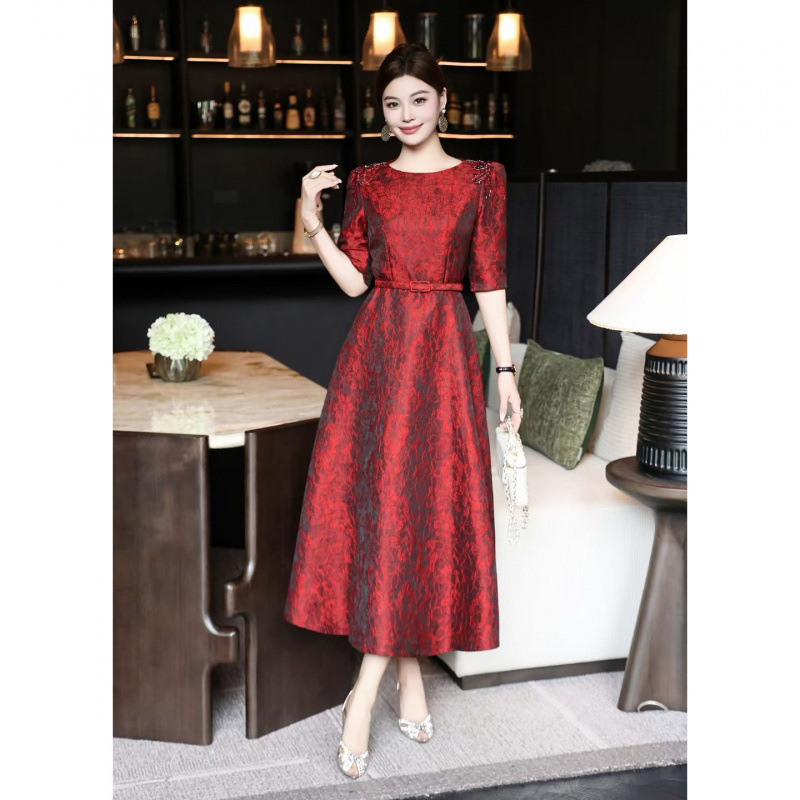 2025 Early Autumn New Style Heavily Rhinestone-Embellished Shoulder, Waist-Cinching, Flared Elegant Noble Jacquard Dress Gown for Women