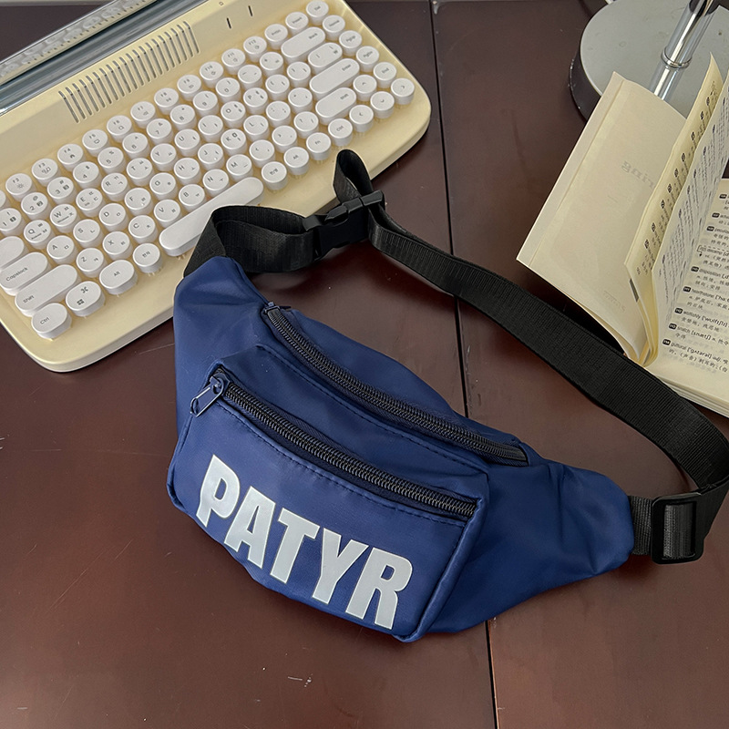Bolsas coreanas para niños y niñas, letras extranjeras, bolsas de pecho para niños de color sólido, 2025 nuevas bolsas para niños de comercio exterior