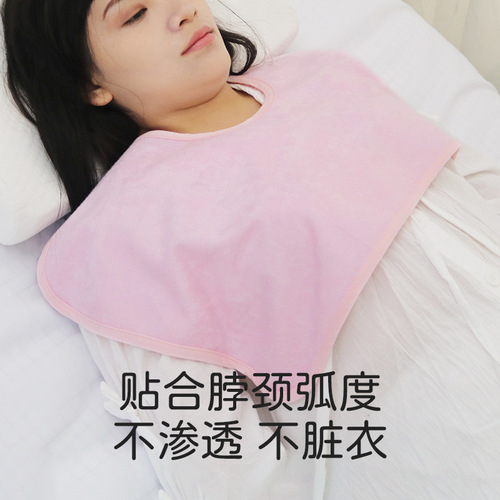 Bedridden elderly patients use a water-repellent bib and a napkin to prevent soiling their clothes while eating and taking medication.