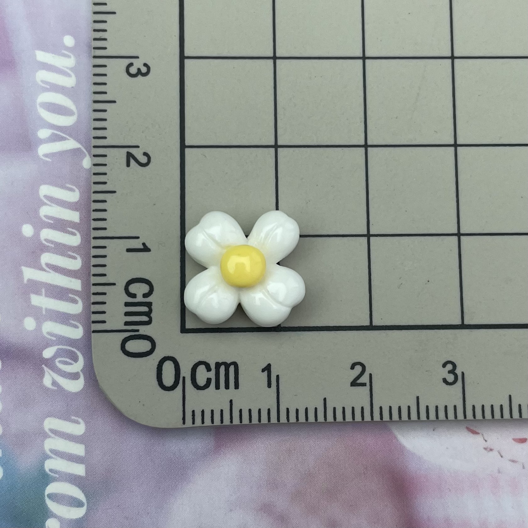 10 * Flor de cuatro pétalos blanco pequeño