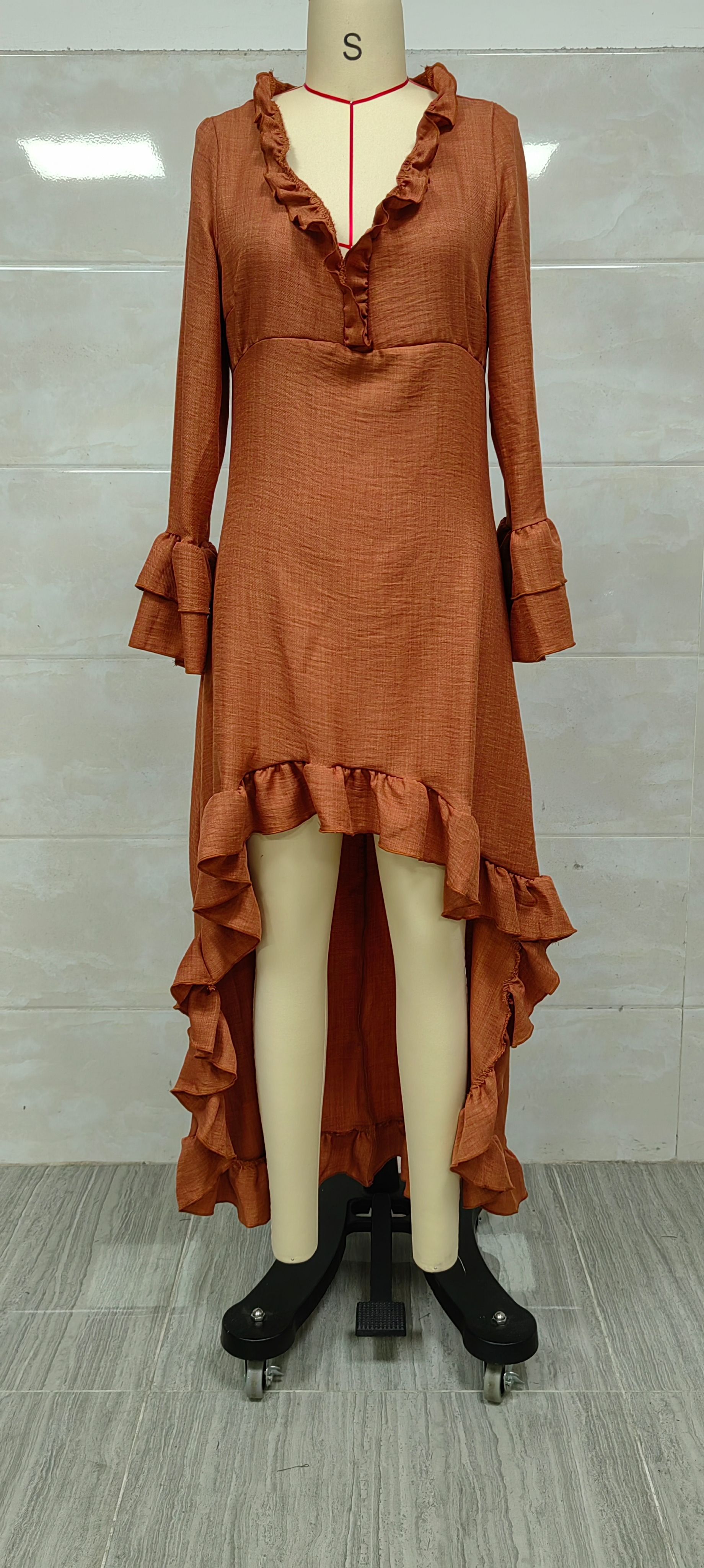 Böhmisches Langarm Maxi-kleid Mit V-ausschnitt Und Rüschensaum_voghion.com