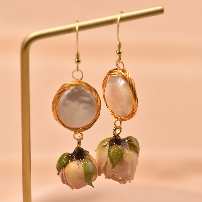 Pendientes de perlas de alto grado de plata 925 gancho de oreja pendientes de perlas de agua dulce elegante retro bobinado Pétalos naturales al por mayor