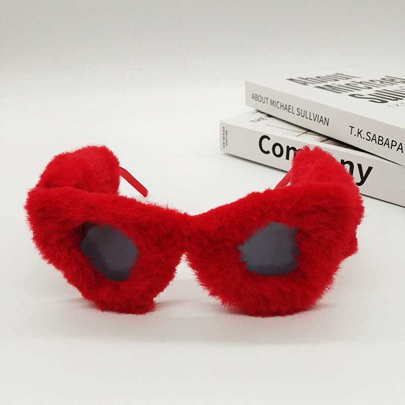 Lunettes De Mode En Peluche Femmes Coréennes Lunettes De Décoration De Performance Rouges display picture 4